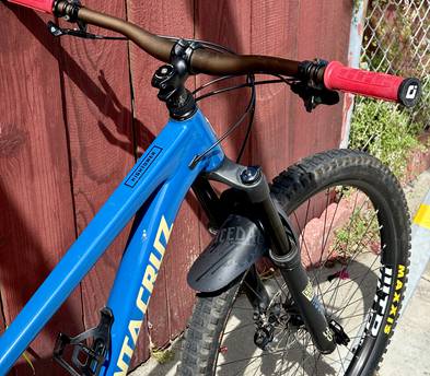 Mountain Bike - Santa Cruz Hightower 29" Large Full-Suspension (Rental)