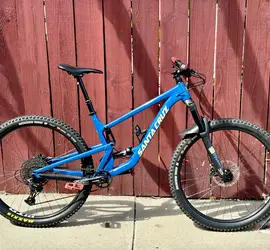Mountain Bike - Santa Cruz Hightower 29" Large Full-Suspension (Rental)