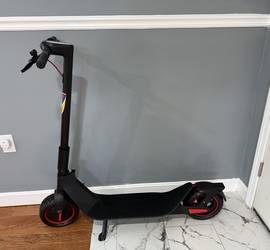 Heavy-Duty 500W Sport E-Scooter | 440lb Capacity | 19 MPH
