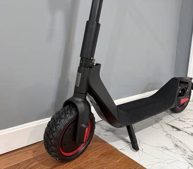 Heavy-Duty 500W Sport E-Scooter | 440lb Capacity | 19 MPH