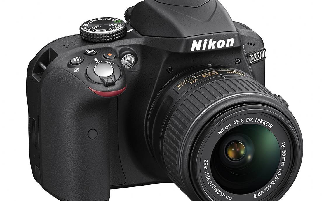 Nikon D3300 w/ Zoom Lens + Extra Batteries!