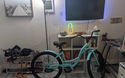 Women's Beach Cruiser Bicycle in Fort Lauderdale