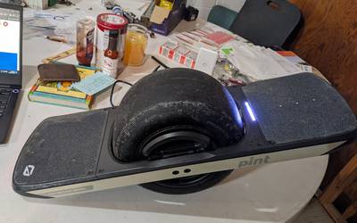 Onewheel rental in Reinholds