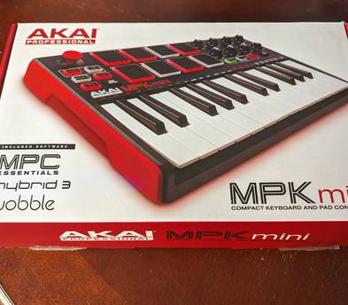 AKAI Pro MPK Mini MKII W/ Original Box - 25-Key Keyboard, 8 Backlit Performance Pads, 8-Assignable Q-Link Knobs & A 4-Way Thumbstick