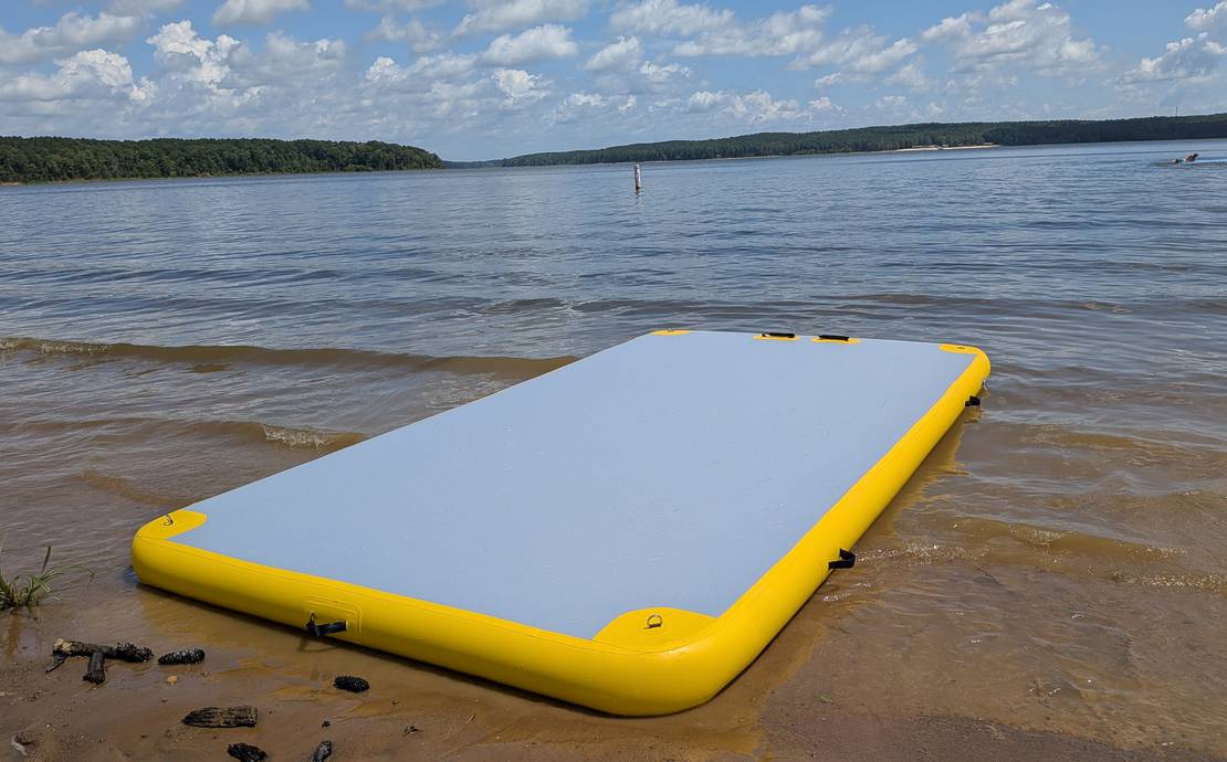 Inflatable dock / floating platform