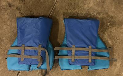 2x Universal Adult Size Life Vests (Type III) for Floatation