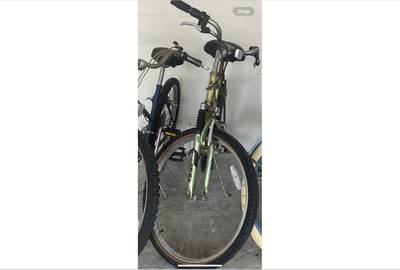 Huffy cruiser style 5 speed bike