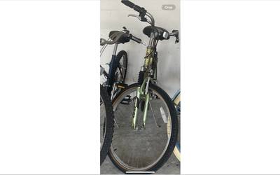 Huffy cruiser style 5 speed bike