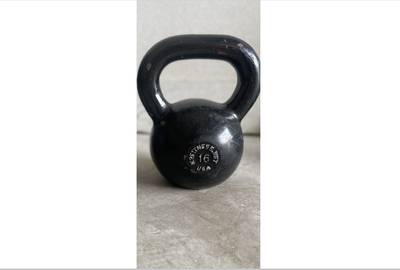 16 kg / 35 lbs Kettlebell