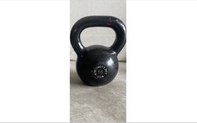 16 kg / 35 lbs Kettlebell