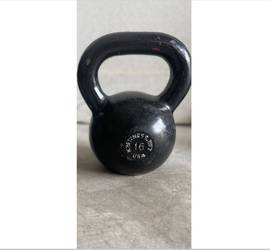 16 kg / 35 lbs Kettlebell