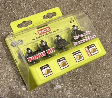 Makita Cordless Portable Router with 7 Bit Set