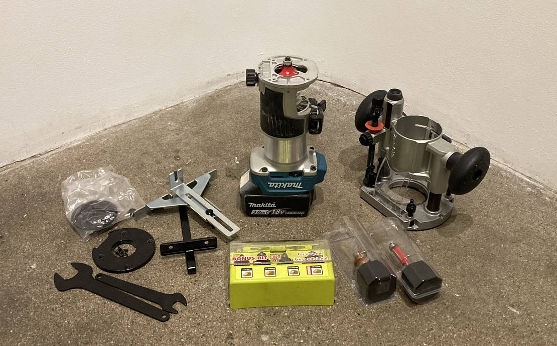 Makita Cordless Portable Router with 7 Bit Set