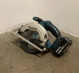 Makita Cordless Circular Saw with Battery and Charger