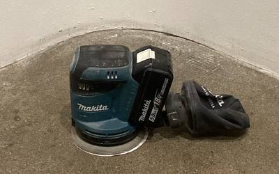 Makita Cordless Portable Orbital Sander with Battery and Charger