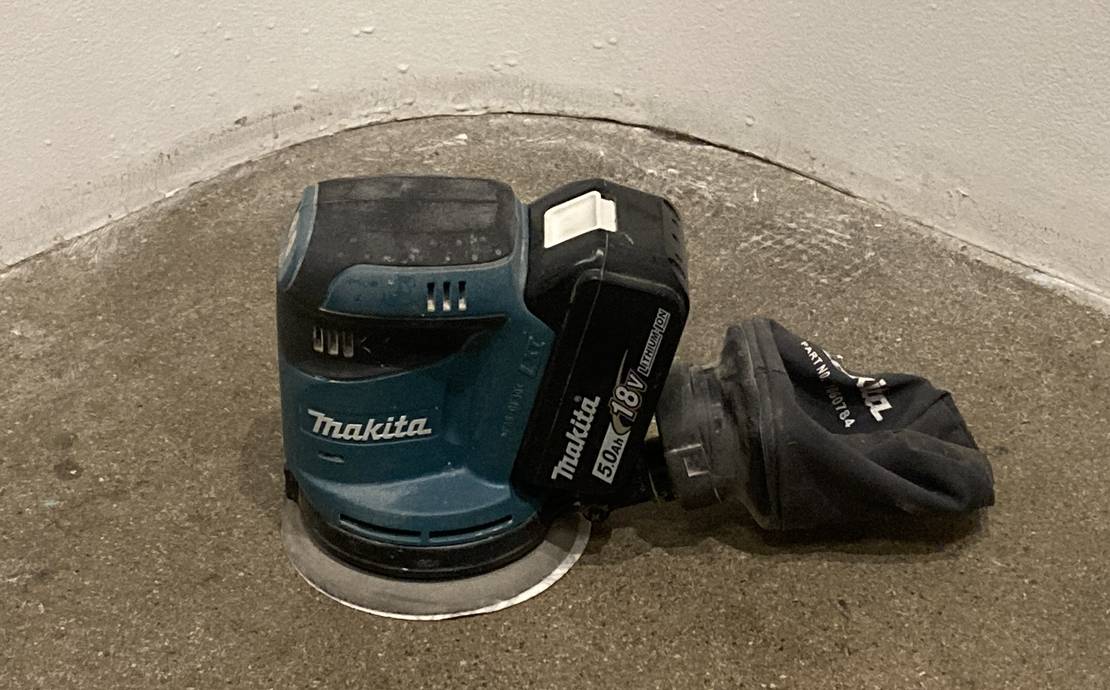 Makita Cordless Portable Orbital Sander with Battery and Charger