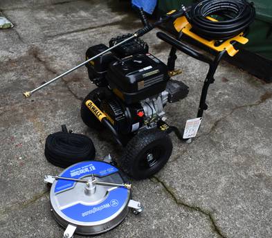 DEWALT 4400 Commercial Pressure Washer