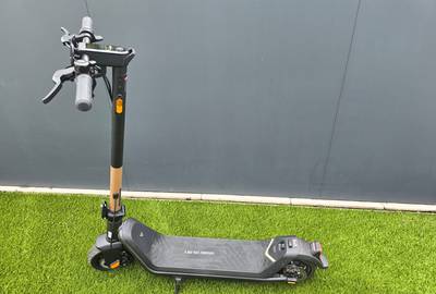 NIU KQi3 Pro Electric Kick Scooter