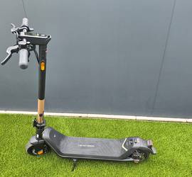 NIU KQi3 Pro Electric Kick Scooter