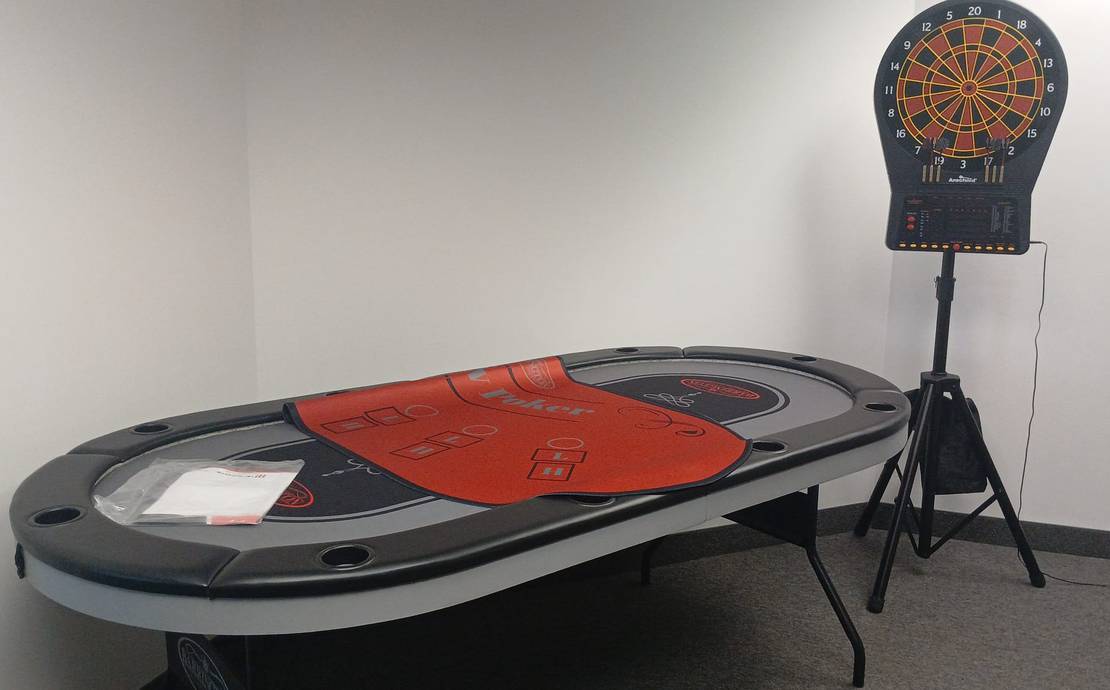 Poker Table + Electric Dartboard