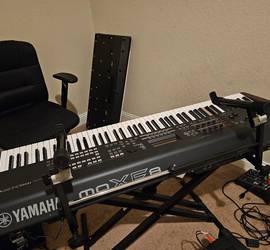 YAMAHA MOXF8