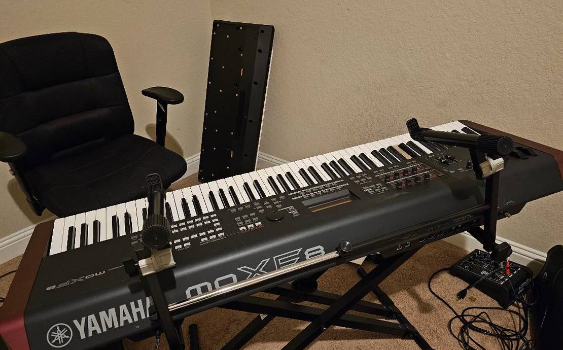 YAMAHA MOXF8
