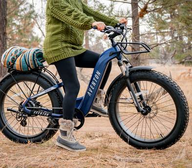 (1) "Aventure” Aventon fat-tire e-bike