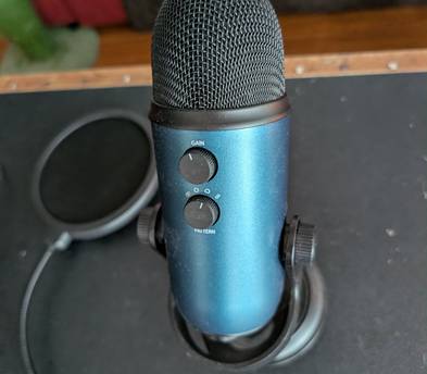 Blue yeti usb microphone (midnight blue) + pop filter | ready-to-record kit