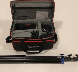 Aputure LS C120d + Soft Box, Barndoor & Honeycomb Grid