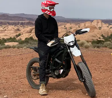 Premium Electric Dirtbike Rental - Ready for Adventure!