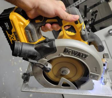 ⚡ DEWALT DCS574B 7-1/4" CIRCULAR SAW – CORDLESS POWER DETECT™ TECHNOLOGY!