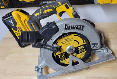 ⚡ DEWALT DCS574B 7-1/4" CIRCULAR SAW – CORDLESS POWER DETECT™ TECHNOLOGY!