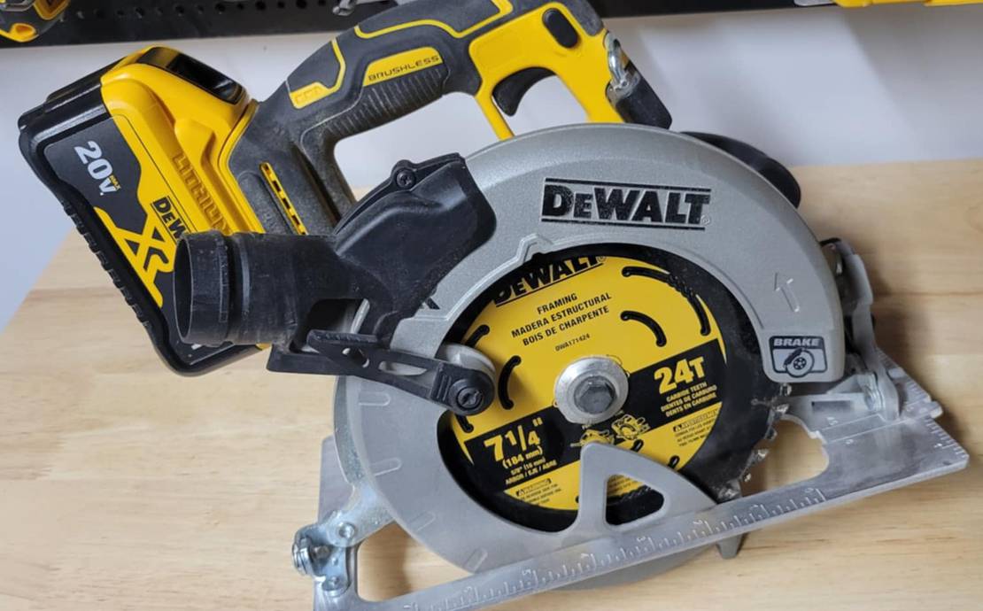 ⚡ DEWALT DCS574B 7-1/4" CIRCULAR SAW – CORDLESS POWER DETECT™ TECHNOLOGY!