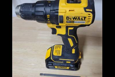 🛠️ DEWALT DCD777C2 Compact Drill/Driver + 20V MAX Batter - BRUSHLESS POWER IN YOUR PALM!