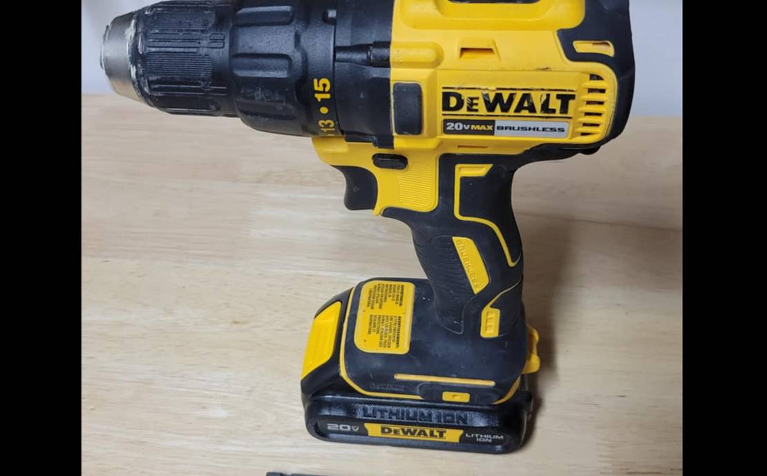 🛠️ DEWALT DCD777C2 Compact Drill/Driver + 20V MAX Batter - BRUSHLESS POWER IN YOUR PALM!