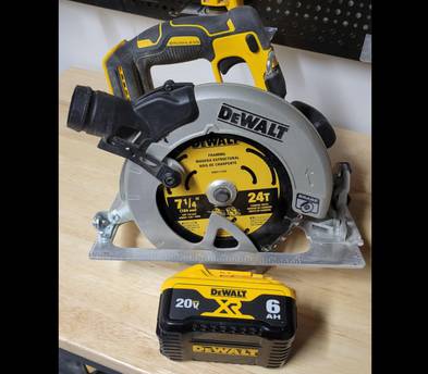 ⚡ DEWALT DCS574B 7-1/4" CIRCULAR SAW – CORDLESS POWER DETECT™ TECHNOLOGY!