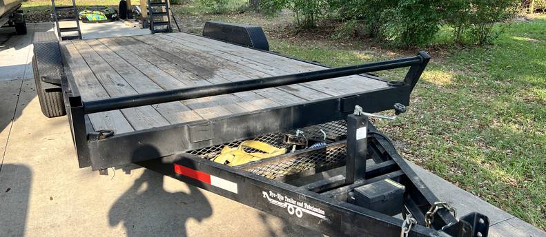 7'x21' car hauling trailer