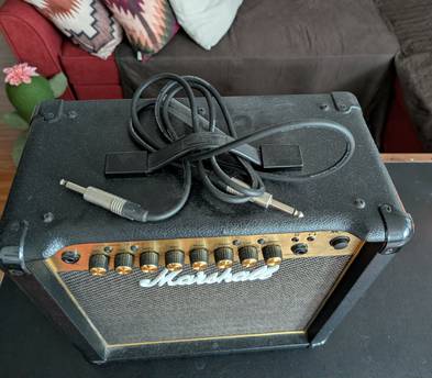 Marshall mg15fx 15w guitar amp (includes 1 cable)