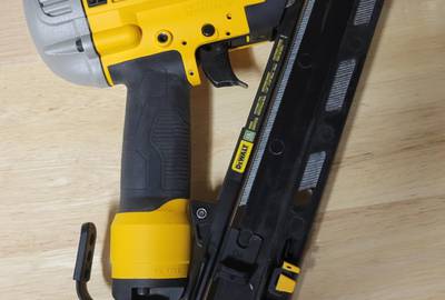 🔨 DEWALT 15-Gauge Finish Nailer (DWFP72155) – Heavy-Duty Trim & Molding Power!