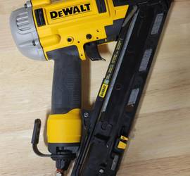 🔨 DEWALT 15-Gauge Finish Nailer (DWFP72155) – Heavy-Duty Trim & Molding Power!