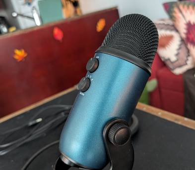 Blue yeti usb microphone (midnight blue) + pop filter | ready-to-record kit