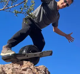 OneWheel GT 20-30 miles with 1 charge