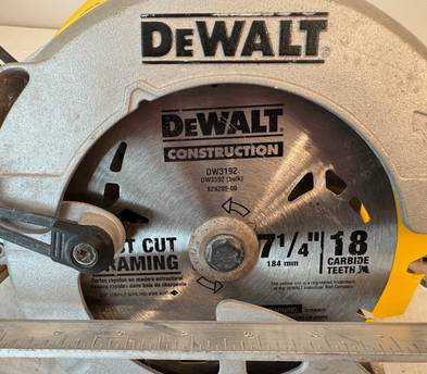 DEWALT 7-1/4-Inch Circular Saw (DWE575)