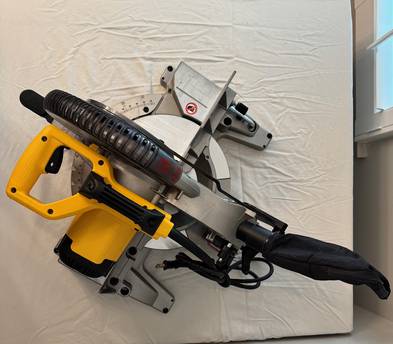DEWALT DW713 10 In. Portable Compound Miter Saw