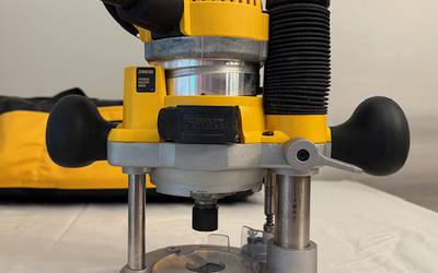 DEWALT Router, Fixed and Plunge Base Kit, Soft Start, 12-Amp, 24,000 RPM, Variable Speed Trigger, Corded (DW618PKB)
