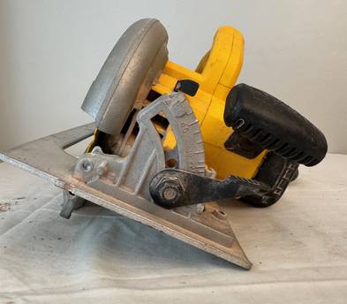 DEWALT 7-1/4-Inch Circular Saw (DWE575)