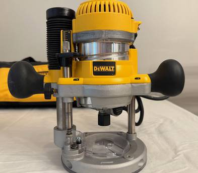 DEWALT Router, Fixed and Plunge Base Kit, Soft Start, 12-Amp, 24,000 RPM, Variable Speed Trigger, Corded (DW618PKB)