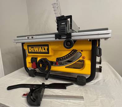 DEWALT 10-in Portable Benchtop Table Saw