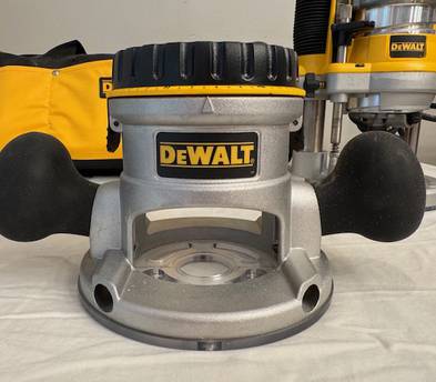 DEWALT Router, Fixed and Plunge Base Kit, Soft Start, 12-Amp, 24,000 RPM, Variable Speed Trigger, Corded (DW618PKB)