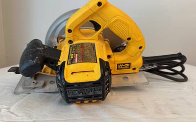 DEWALT 7-1/4-Inch Circular Saw (DWE575)